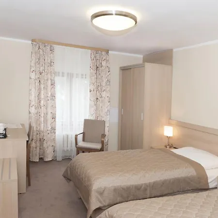 Uzdrowisko Cieplice - Dom Zdrojowy 옐레니아구라