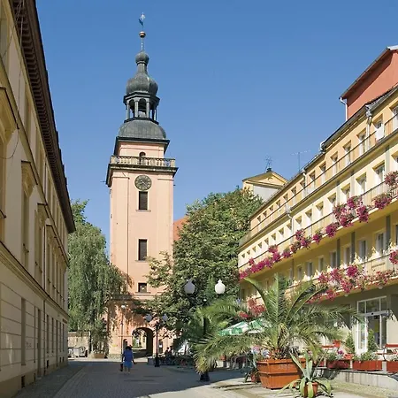 Uzdrowisko Cieplice - Dom Zdrojowy Апарт-отель Еленя-Гура