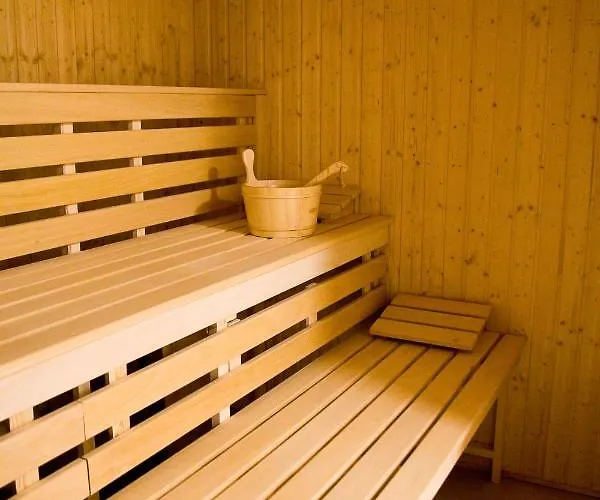 Uzdrowisko Cieplice - Dom Zdrojowy Апарт-отель Еленя-Гура