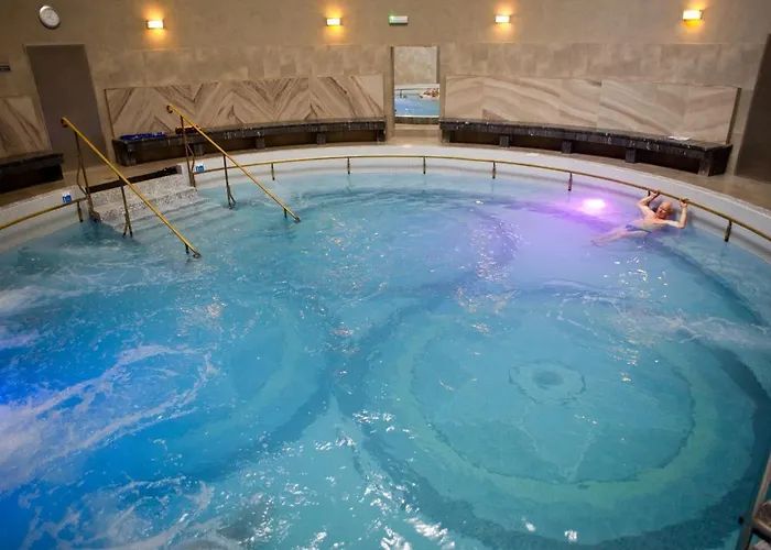 Uzdrowisko Cieplice - Dom Zdrojowy Еленя-Гура